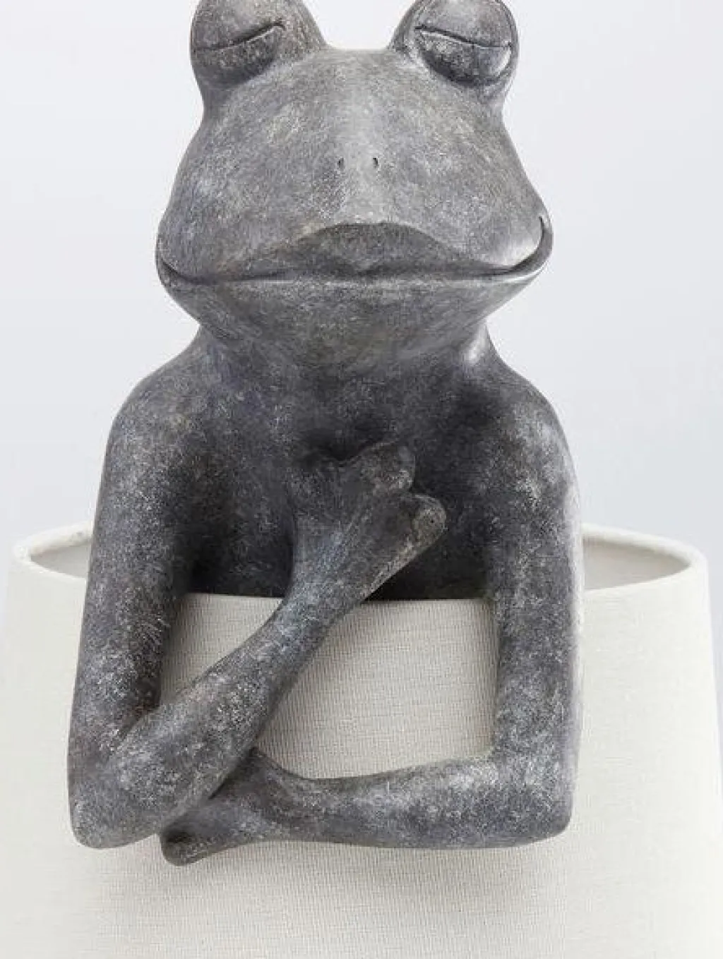 animal_frog_sammakko_pytvalaisin_harmaa_3.webp Pöytävalaisimet>KARE Design Animal Frog Sammakko Pöytävalaisin, Harmaa