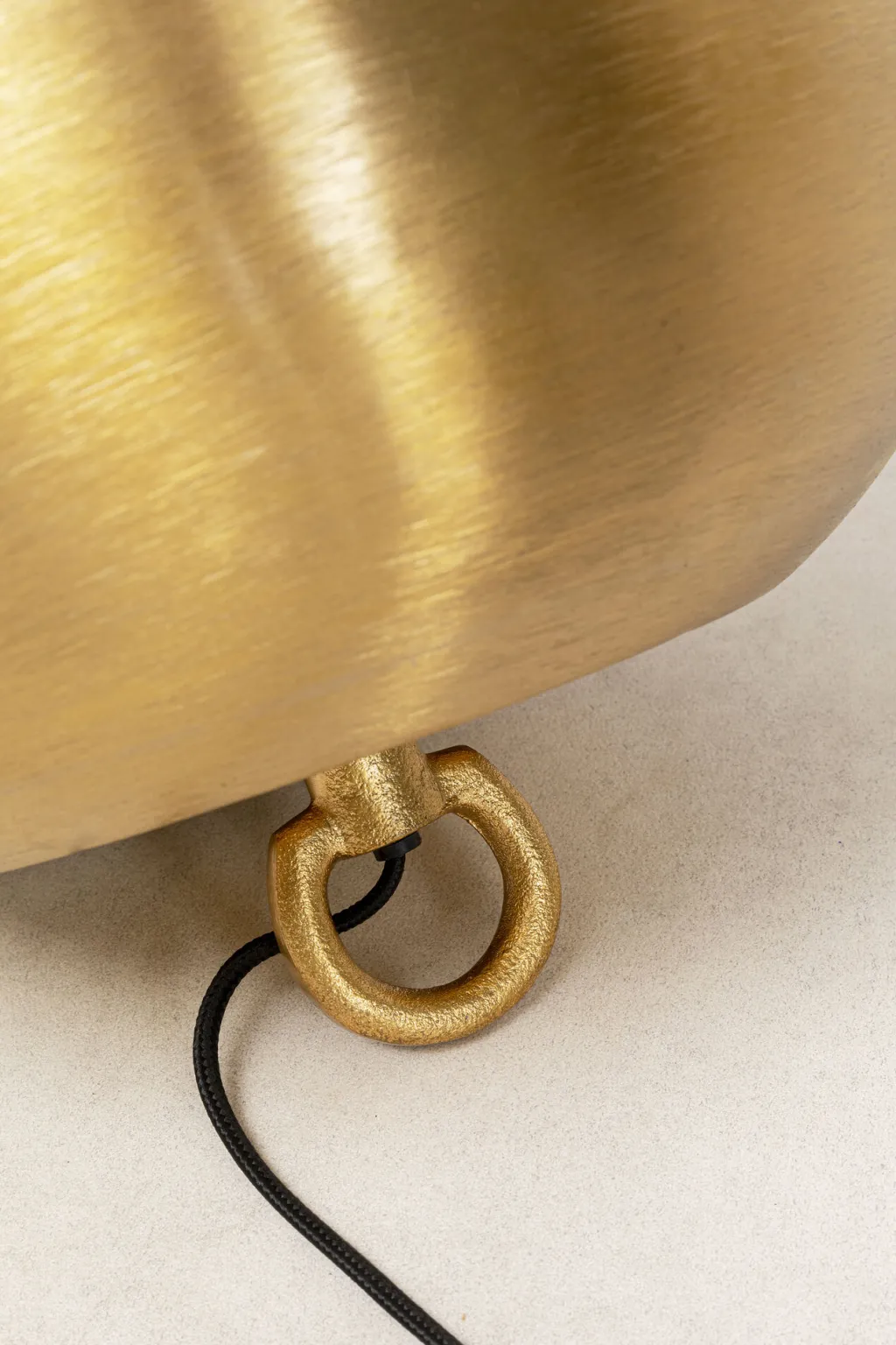 apollon_smooth_gold_lattiavalaisin_cm_5-1.webp Lattiavalaisimet>KARE Design Apollon Smooth Gold Lattiavalaisin Ø35cm