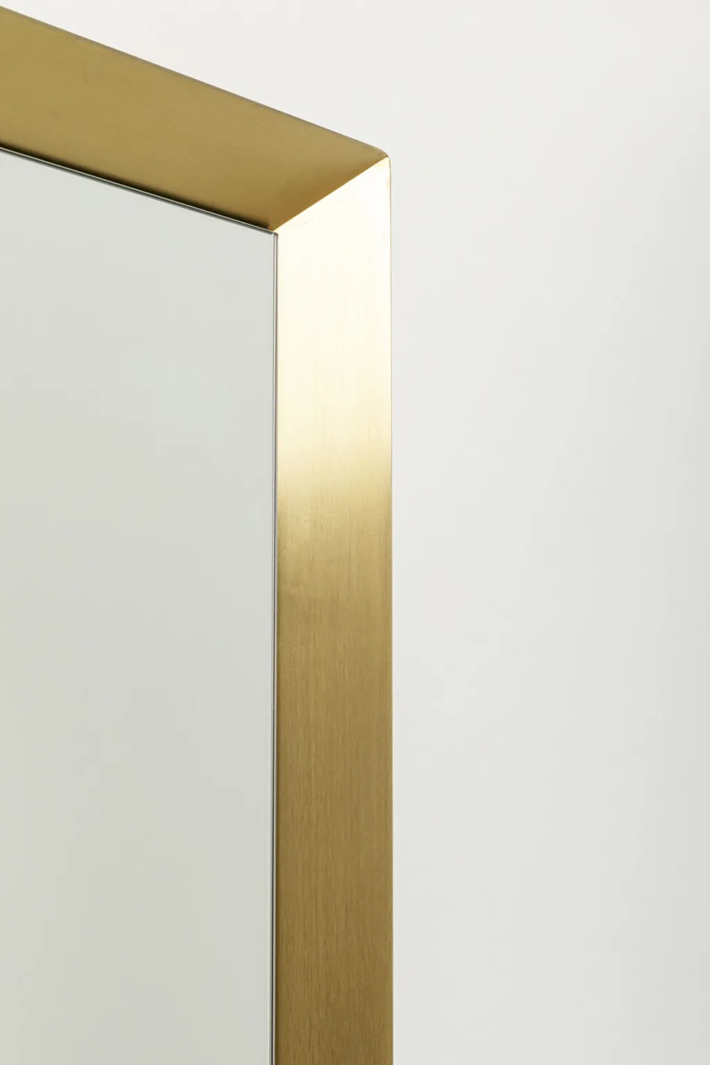 arezzo_brass_seinpeili_messinki_xcm_1.webp Peilit>KARE Design Arezzo Brass Seinäpeili Messinki 70x200cm