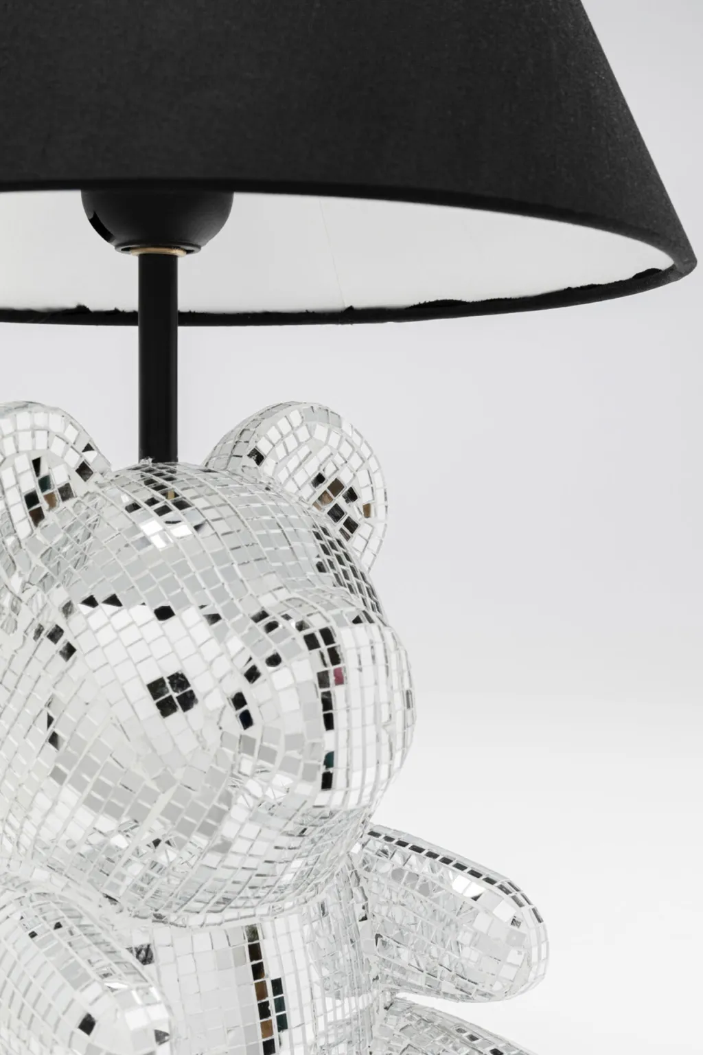 bear_disco_karhu_pytvalaisin_cm_6.webp Pöytävalaisimet>KARE Design Bear Disco Karhu Pöytävalaisin 40cm