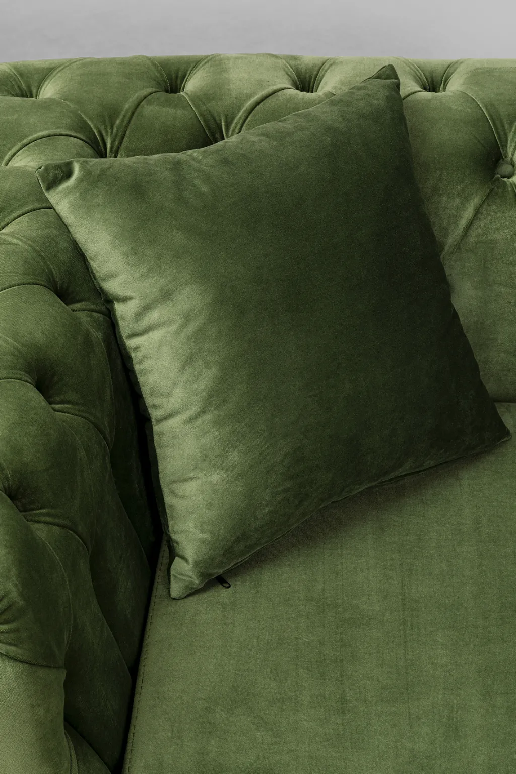 bellissima_sohva_istuttava__sametti_vihre_cm_6.webp Sohvat | Olohuone>KARE Design Bellissima Sohva 2-istuttava - Sametti, Vihreä 200cm