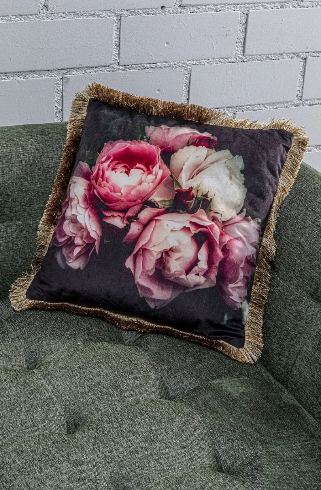 blush_roses_tyyny_x_5.webp Sisustustyynyt>KARE Design Blush Roses Tyyny 45x45