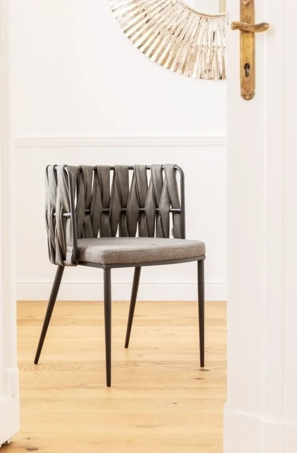Tuolit>KARE Design Cheerio Tuoli Käsinojilla, Harmaa (sis. Tyynyn)