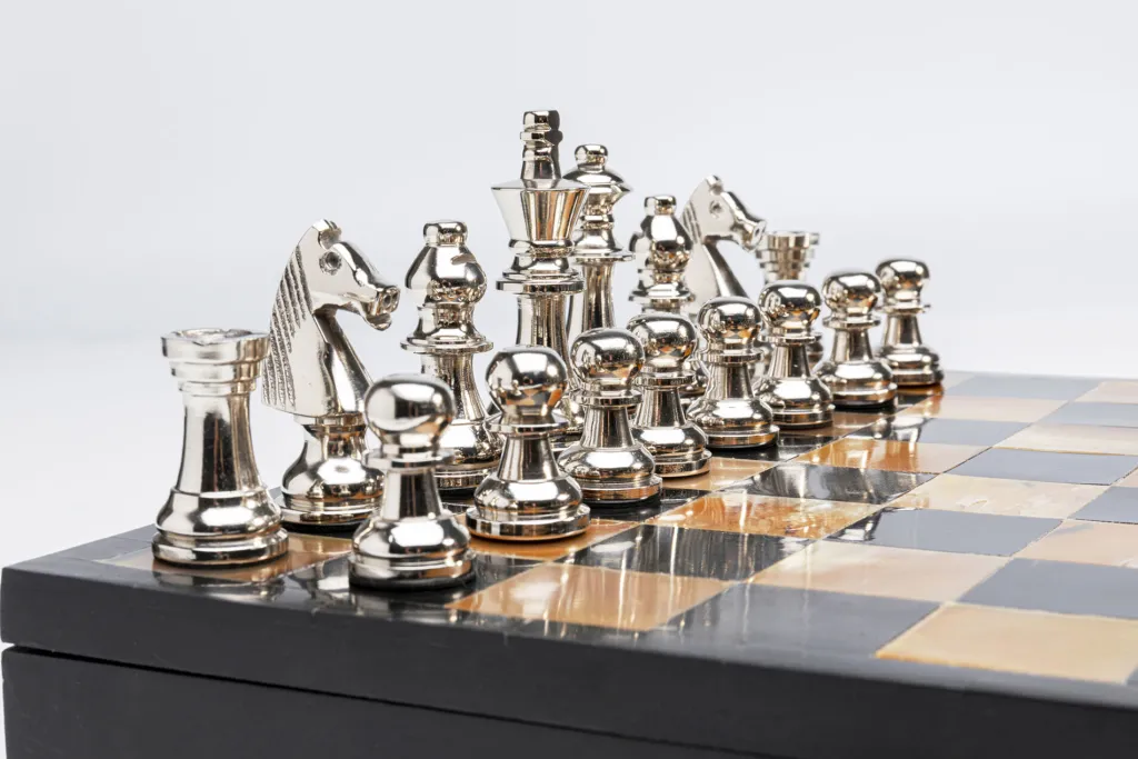 chess_antique_deco_shakki_koristeesine_xcm_4.webp Jalalliset Koriste-Esineet>KARE Design Chess Antique Deco Shakki, Koriste-esine 36x33cm
