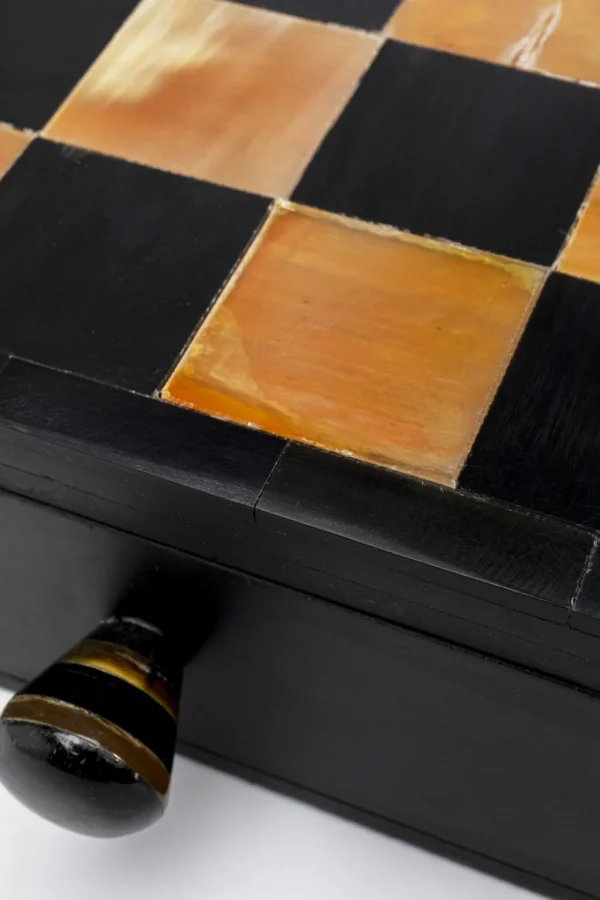 Jalalliset Koriste-Esineet>KARE Design Chess Antique Deco Shakki, Koriste-esine 36x33cm