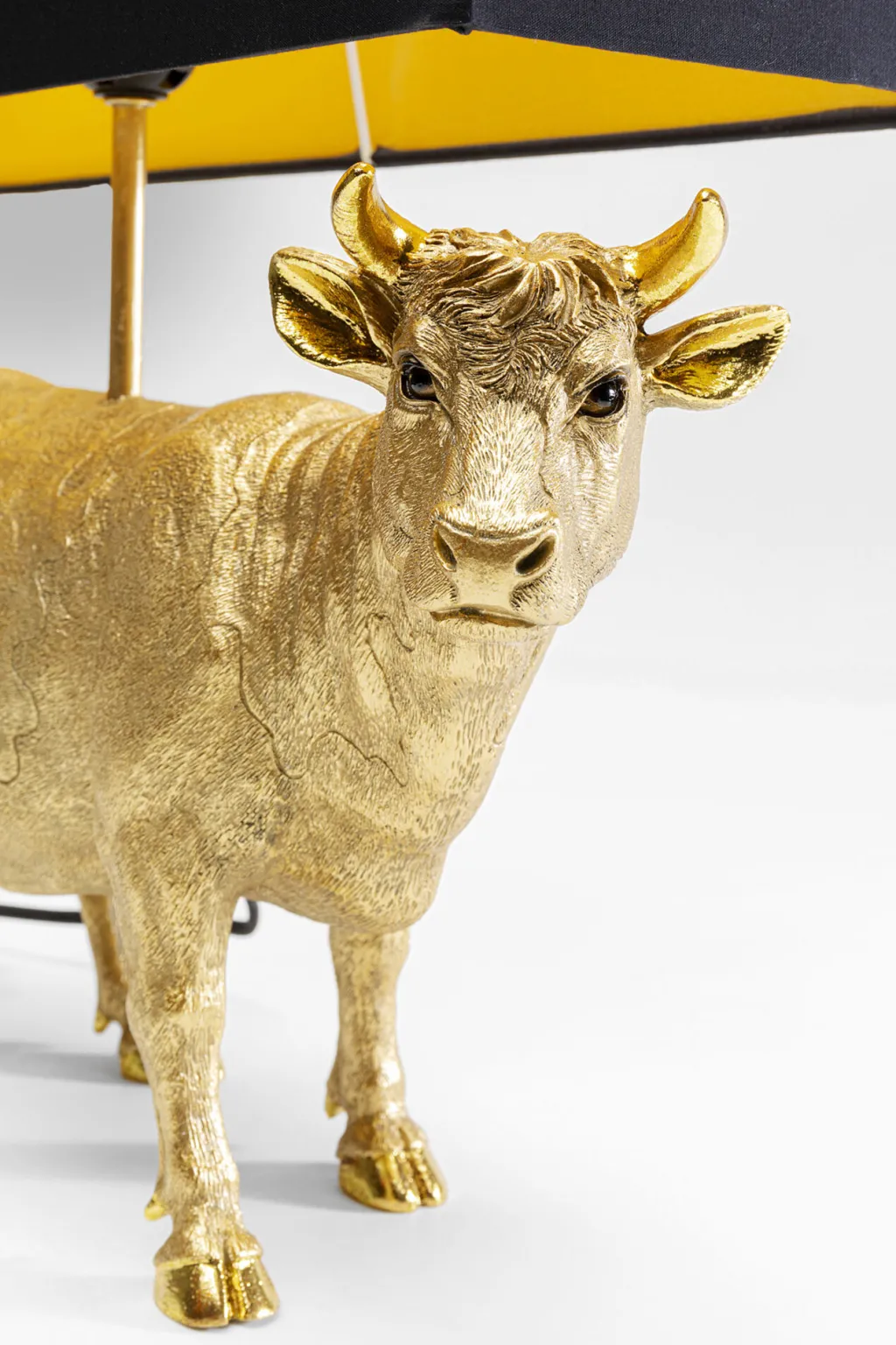 cow_gold_lehmpytvalaisin_kulta_cm_5.webp Pöytävalaisimet>KARE Design Cow Gold Lehmäpöytävalaisin, Kulta 52cm
