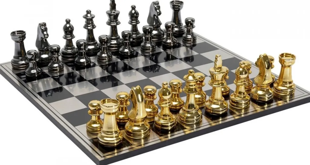 deco_chess_shakkipeli_koristeesine_xcm_1.webp Jalalliset Koriste-Esineet>KARE Design Deco Chess Shakkipeli Koriste-esine 60x60cm