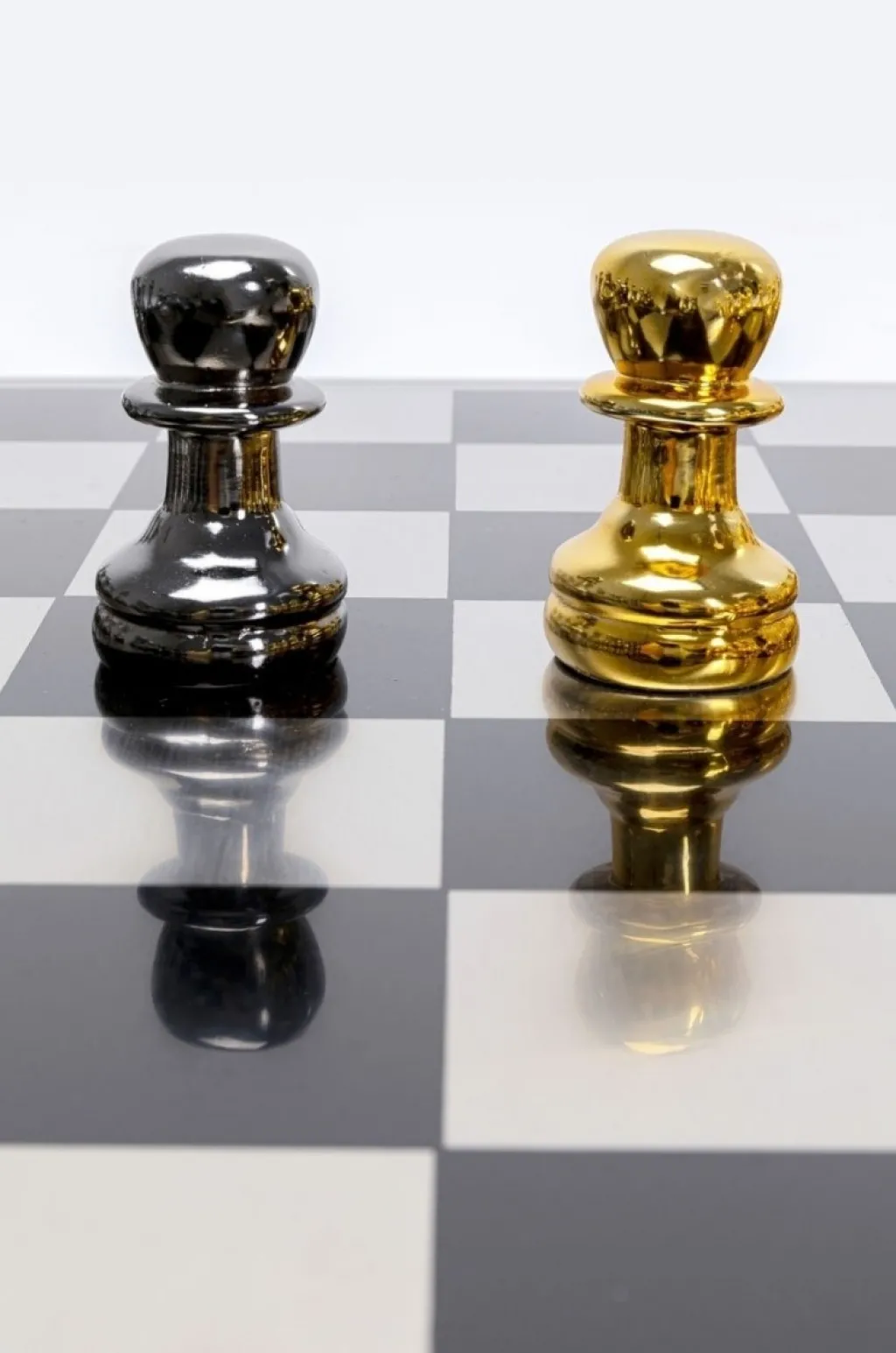 deco_chess_shakkipeli_koristeesine_xcm_9.webp Jalalliset Koriste-Esineet>KARE Design Deco Chess Shakkipeli Koriste-esine 60x60cm