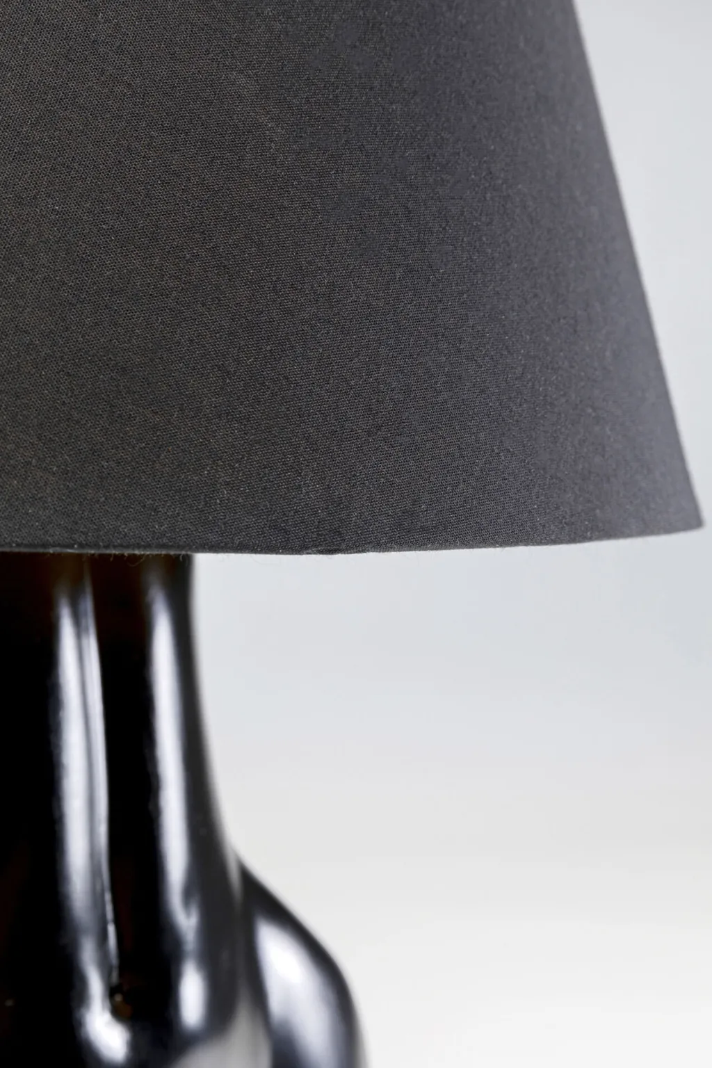 donna_pytvalaisin_musta_5.webp Pöytävalaisimet>KARE Design Donna Pöytävalaisin Musta