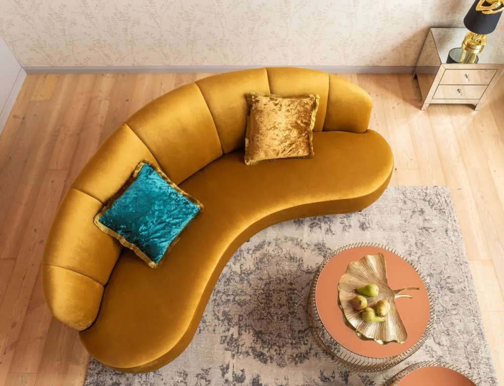 dschinn_sohva_istuttava_amber_cm_8.webp Sohvat>KARE Design Dschinn Sohva 3-istuttava, Amber 233cm