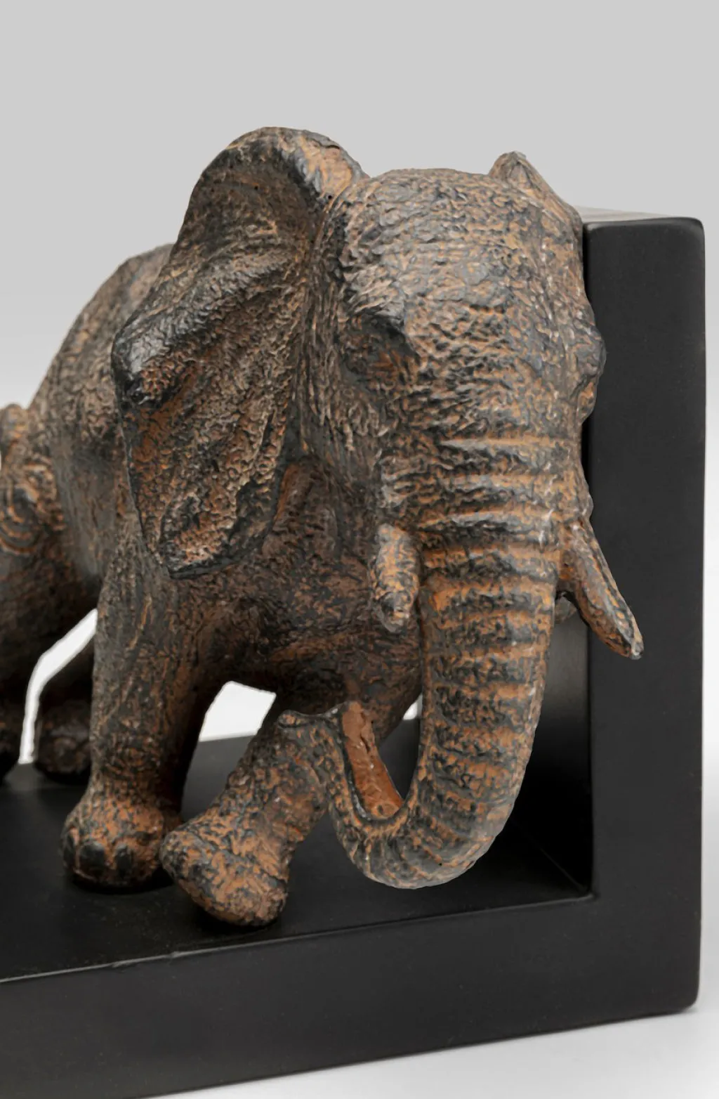 elephants_elefantti_kirjatuet_cm_setti_6.webp Kirjatuet>KARE Design Elephants Elefantti Kirjatuet 42cm (2/Setti)