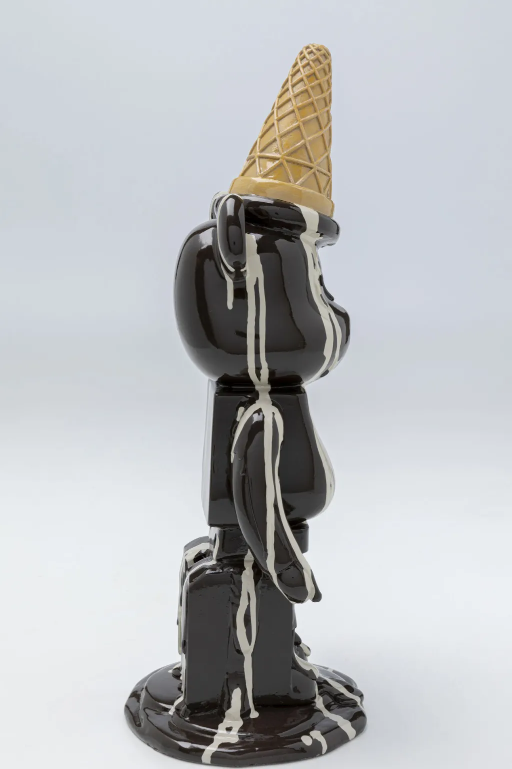 gelato_bear_jtel_karhu_koristeesine_musta_cm_2.webp Koriste-Esineet>KARE Design Gelato Bear Jäätelö Karhu Koriste-esine, Musta 40cm