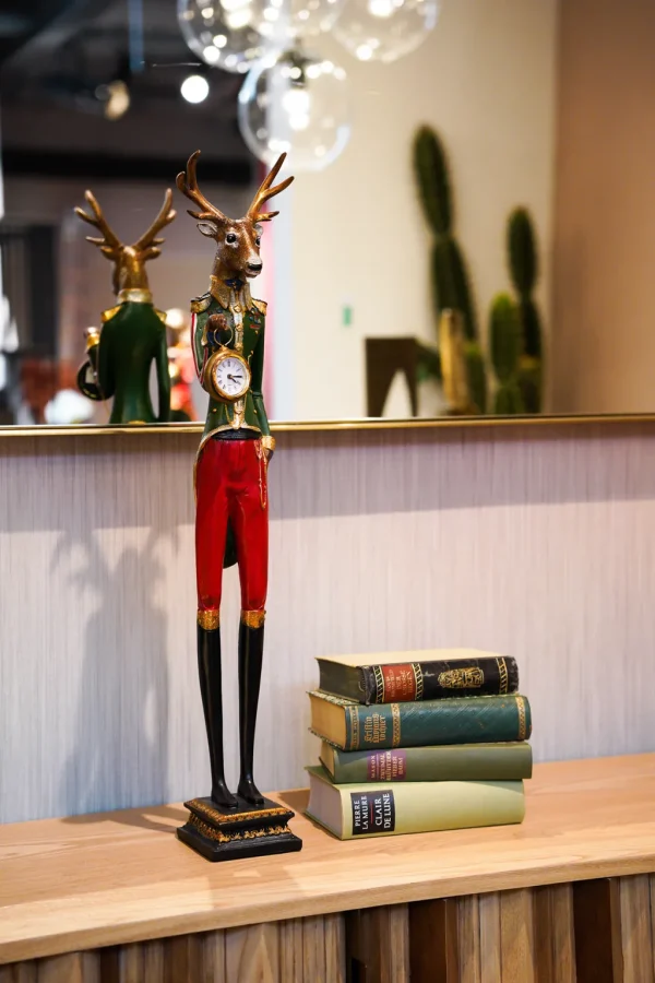 Kellot>KARE Design Gentleman Deer Peura Pöytäkello
