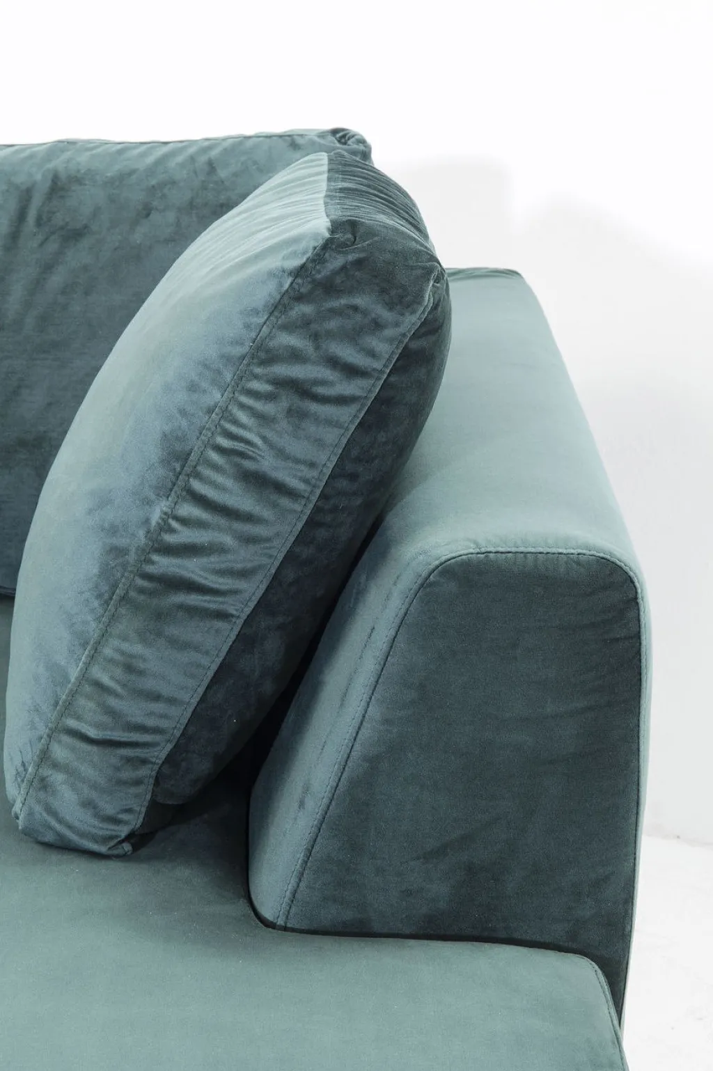 gianni_velvet_kulmasohva__tummanvihre_musta_oikea_5.webp Olohuone | Kulmasohvat>KARE Design Gianni Velvet Kulmasohva - Tummanvihreä, Musta, Oikea
