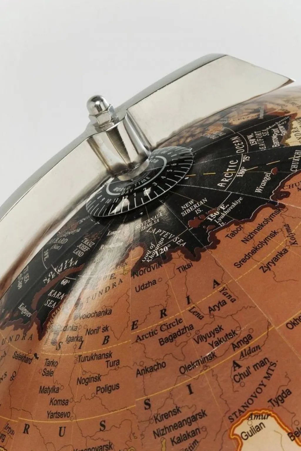 globe_earth_deko_maapallo_koristeesine_musta_4.webp Jalalliset Koriste-Esineet>KARE Design Globe Earth Deko Maapallo Koriste-esine, Musta