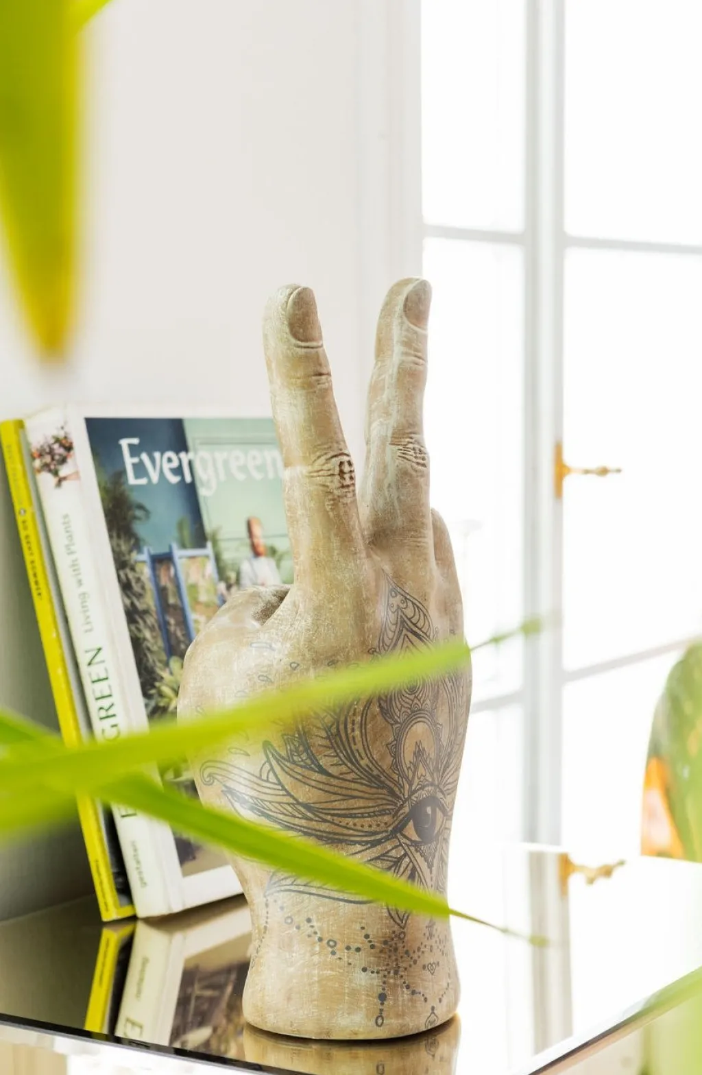 hand_victory_tattoo_eye_koristeesine_cm_11.webp Koriste-Esineet>KARE Design Hand Victory Tattoo Eye Koriste-esine 36cm