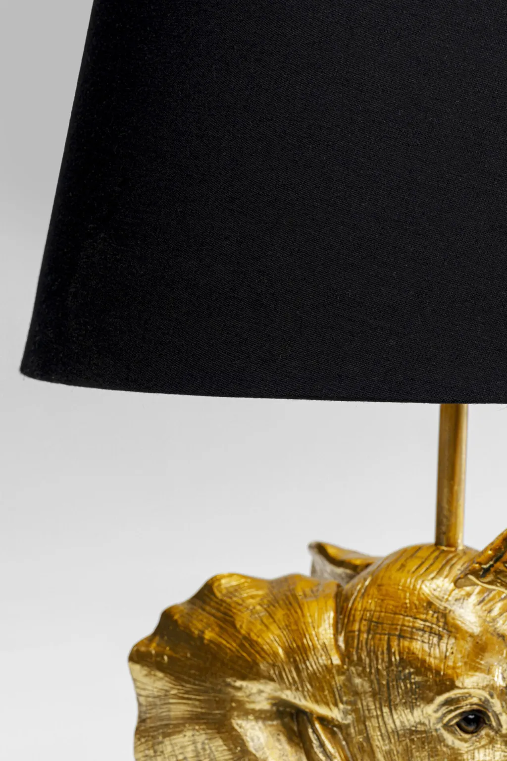 happy_elefant_elefantti_pytvalaisin_cm_10.webp Pöytävalaisimet>KARE Design Happy Elefant Elefantti Pöytävalaisin 48cm