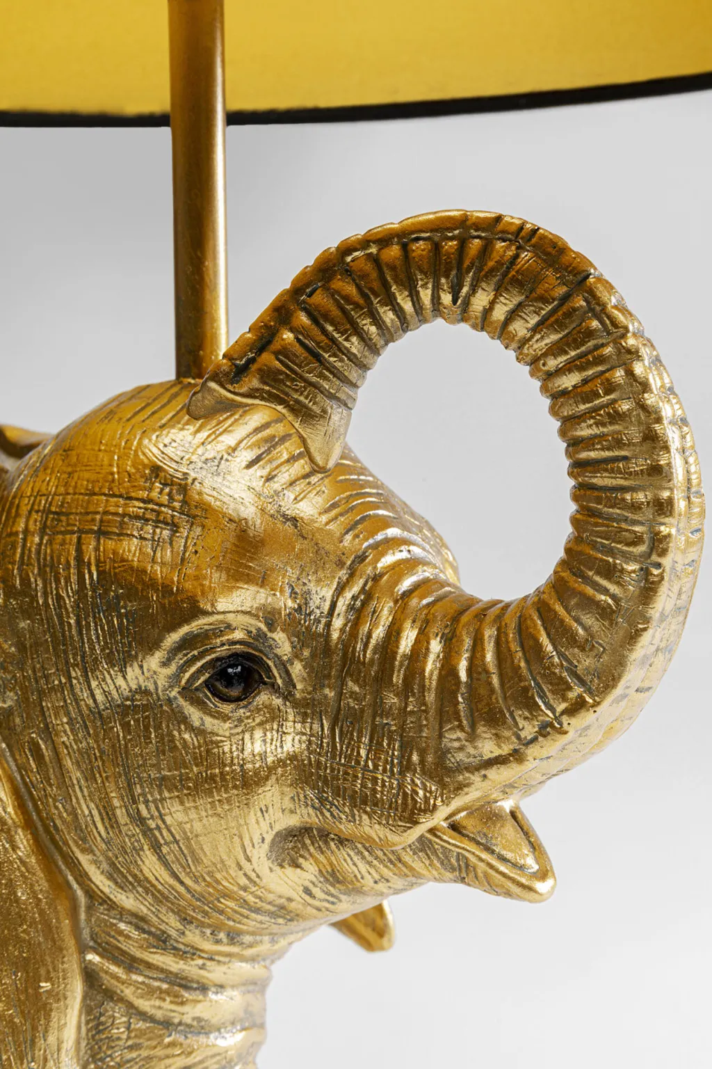 happy_elefant_elefantti_pytvalaisin_cm_8.webp Pöytävalaisimet>KARE Design Happy Elefant Elefantti Pöytävalaisin 48cm