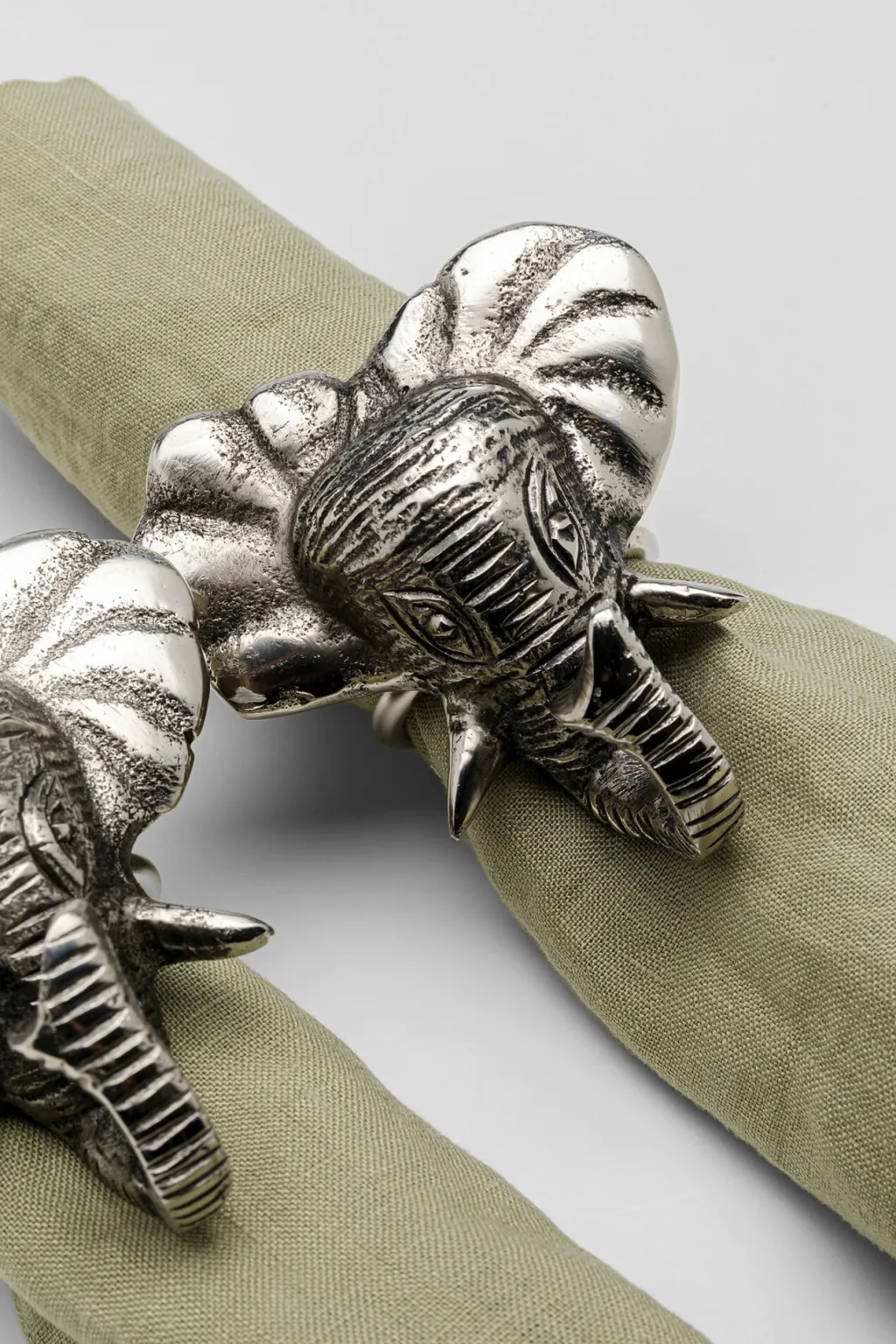 happy_elephants_elefantti_servettirenkaat_setti_4.webp Keittiö Ja Astiat | Jalalliset Koriste-Esineet>KARE Design Happy Elephants Elefantti Servettirenkaat (4/Setti)