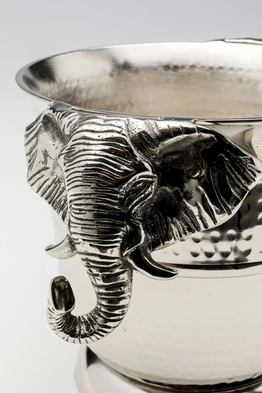 happy_elephants_elefantti_viini_cooleri_3.webp Sangot Ja Coolerit>KARE Design Happy Elephants Elefantti Viini Cooleri