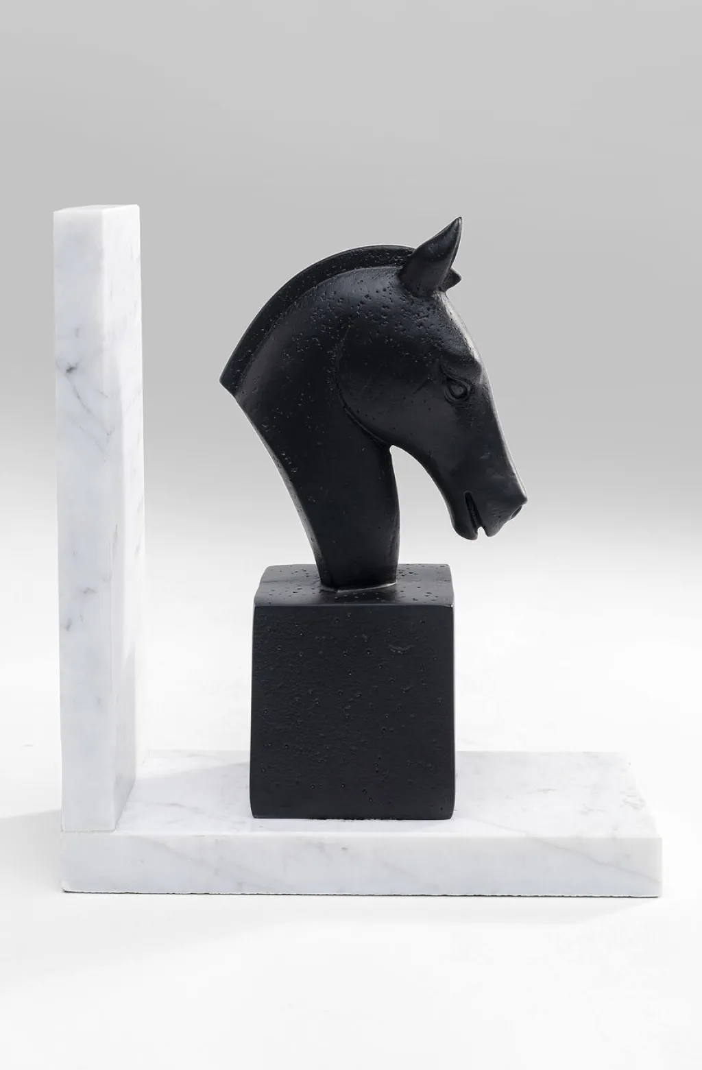 horse_hevonen_kirjatuet_setti_4.webp Kirjatuet>KARE Design Horse Hevonen Kirjatuet 2/Setti