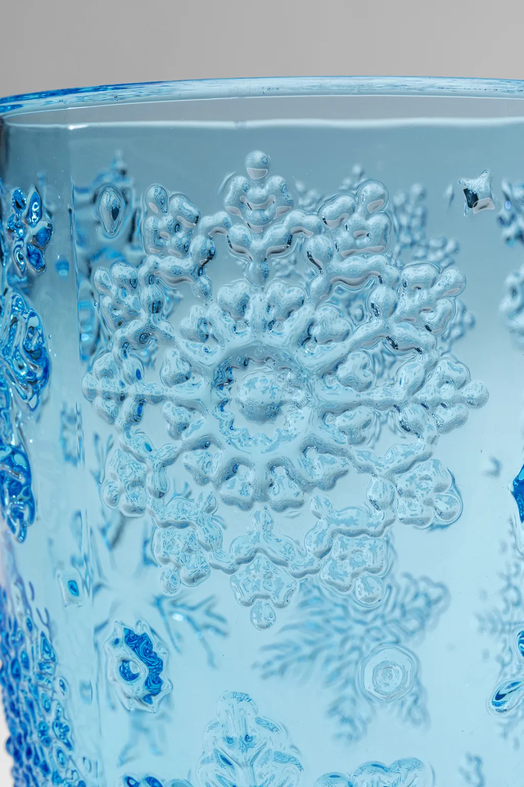 ice_flowers_blue_vesilasi_sininen_2.webp Lasit>KARE Design Ice Flowers Blue Vesilasi Sininen