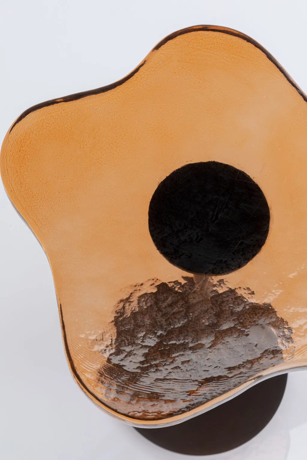 lava_sivupyt_valettu_lasi_oranssi_cm_2.webp Sohvapöydät>KARE Design Lava Sivupöytä, Valettu Lasi, Oranssi Ø30cm