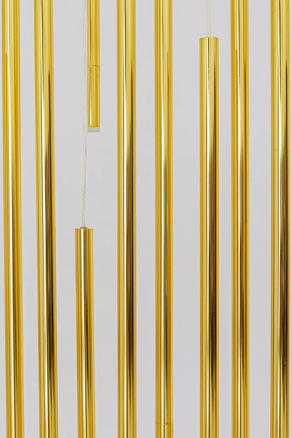 living_vegas_deluxe_riippuvalaisin_messinki_led_4.webp Riippuvalaisimet>KARE Design Living Vegas Deluxe Riippuvalaisin, Messinki LED