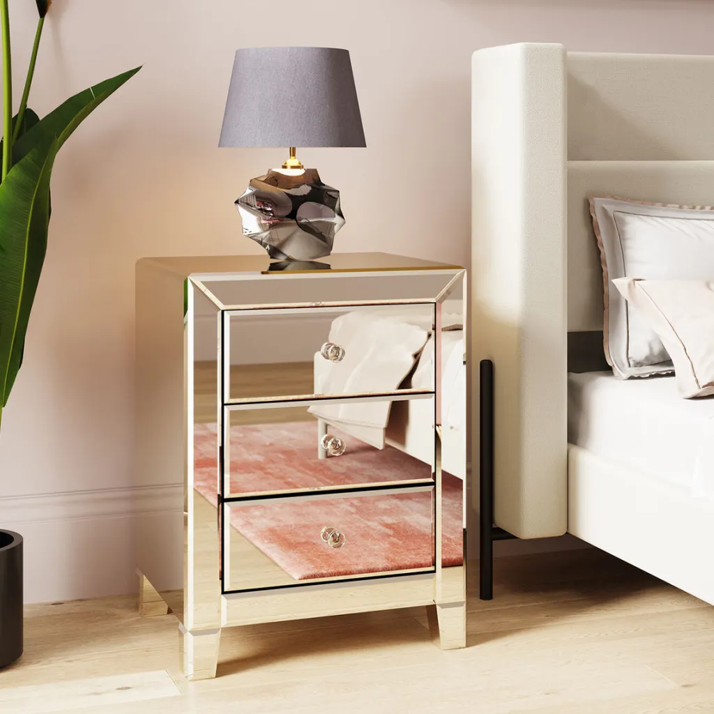 luxury_pieni_lipasto_ypyt__laatikkoa_0.webp Yöpöydät>KARE Design Luxury Pieni Lipasto, Yöpöytä, 3 Laatikkoa