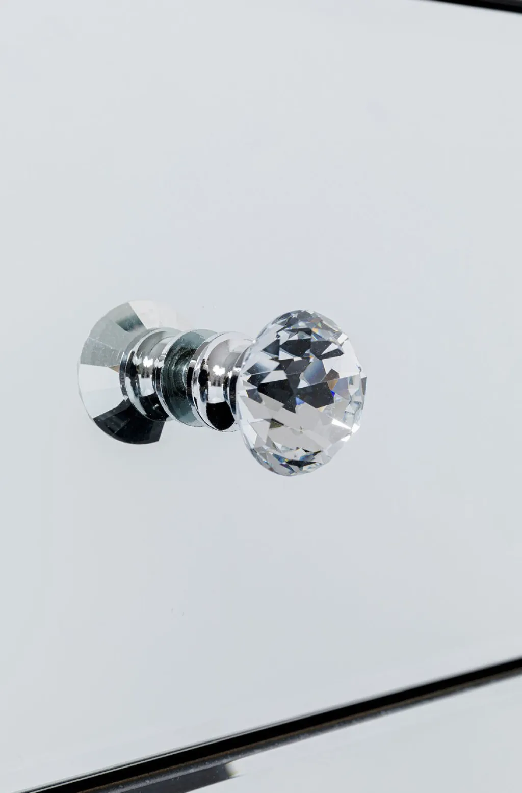 luxury_pieni_lipasto_ypyt__laatikkoa_6.webp Yöpöydät>KARE Design Luxury Pieni Lipasto, Yöpöytä, 3 Laatikkoa