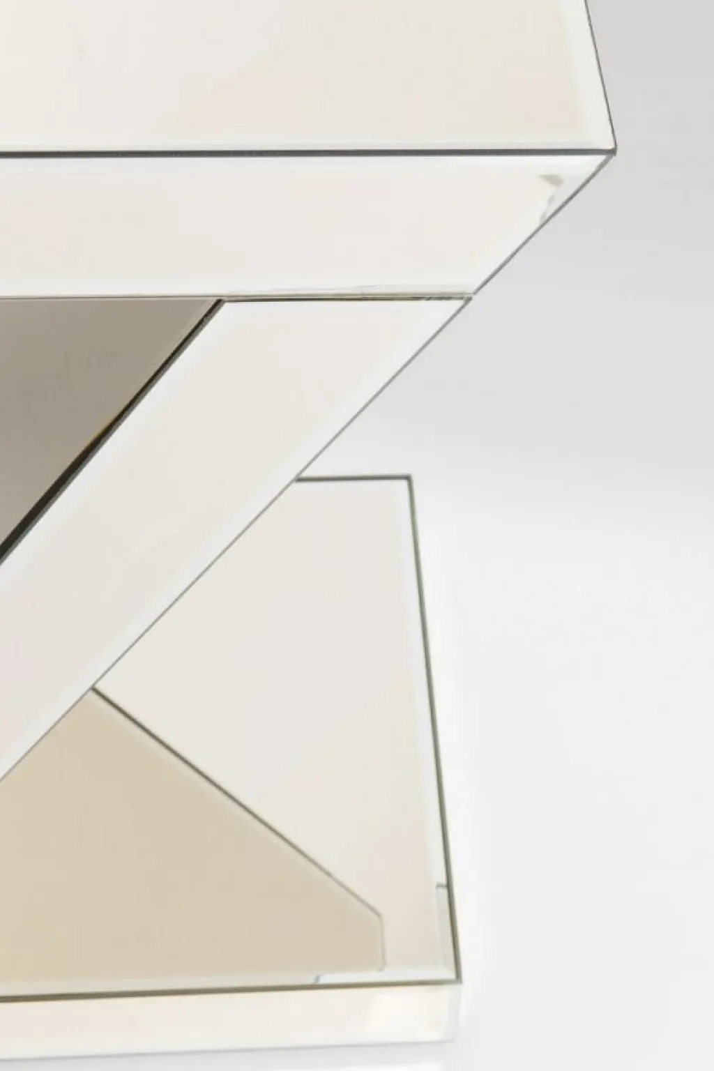 luxury_z_pearl_sivupyt_xcm_4.webp Sohvapöydät>KARE Design Luxury Z Pearl Sivupöytä 45x33cm