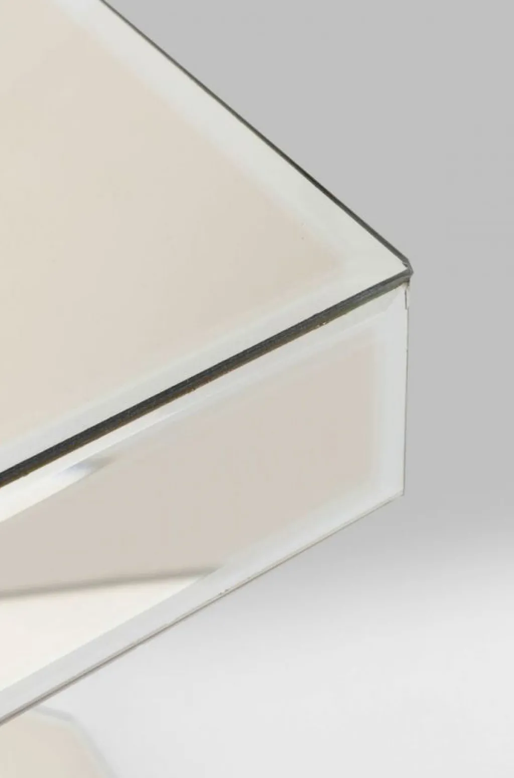 luxury_z_pearl_sivupyt_xcm_5.webp Sohvapöydät>KARE Design Luxury Z Pearl Sivupöytä 45x33cm