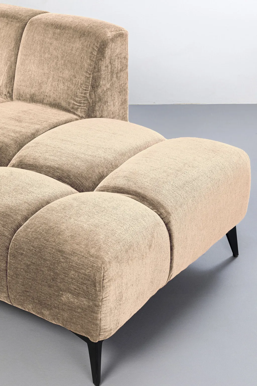 nia_kulmasohva_oikea_kermanvrinen_cm_4.webp Olohuone | Kulmasohvat>KARE Design Nia Kulmasohva Oikea, Kermanvärinen 250cm