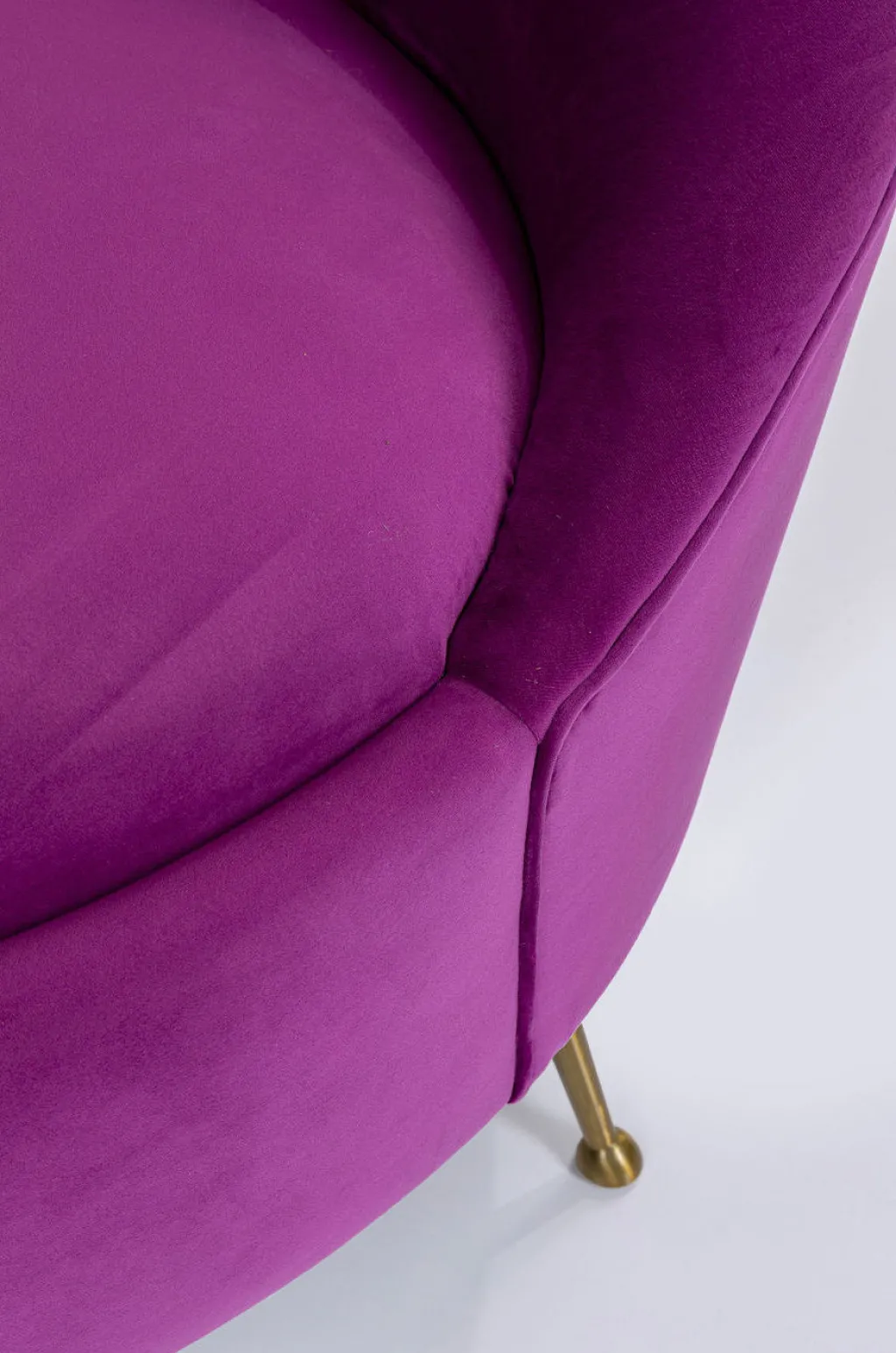 night_fever_sohva_istuttava_purple_10.webp Sohvat>KARE Design Night Fever Sohva 3-istuttava, Purple