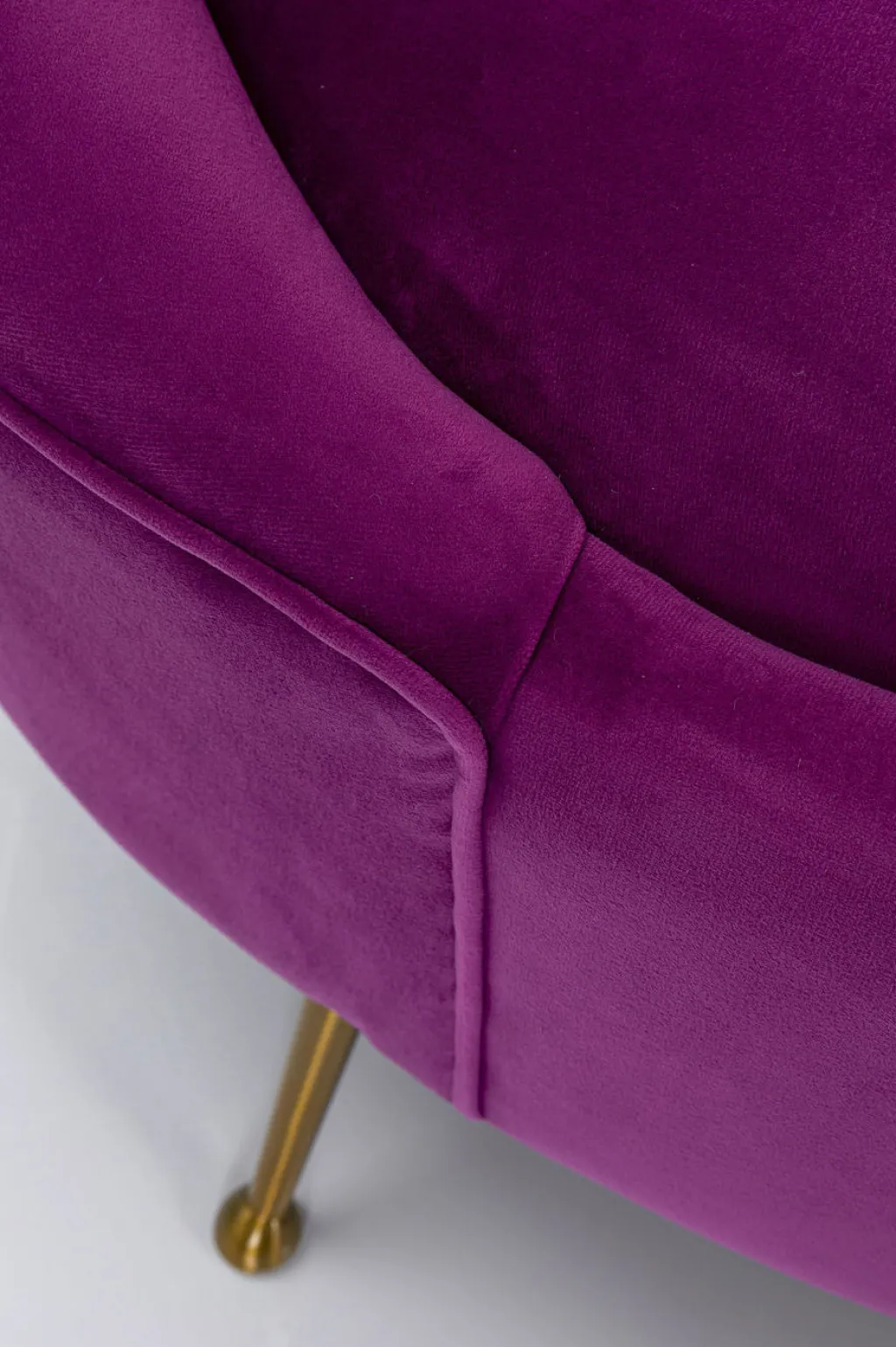 night_fever_sohva_istuttava_purple_8.webp Sohvat>KARE Design Night Fever Sohva 3-istuttava, Purple