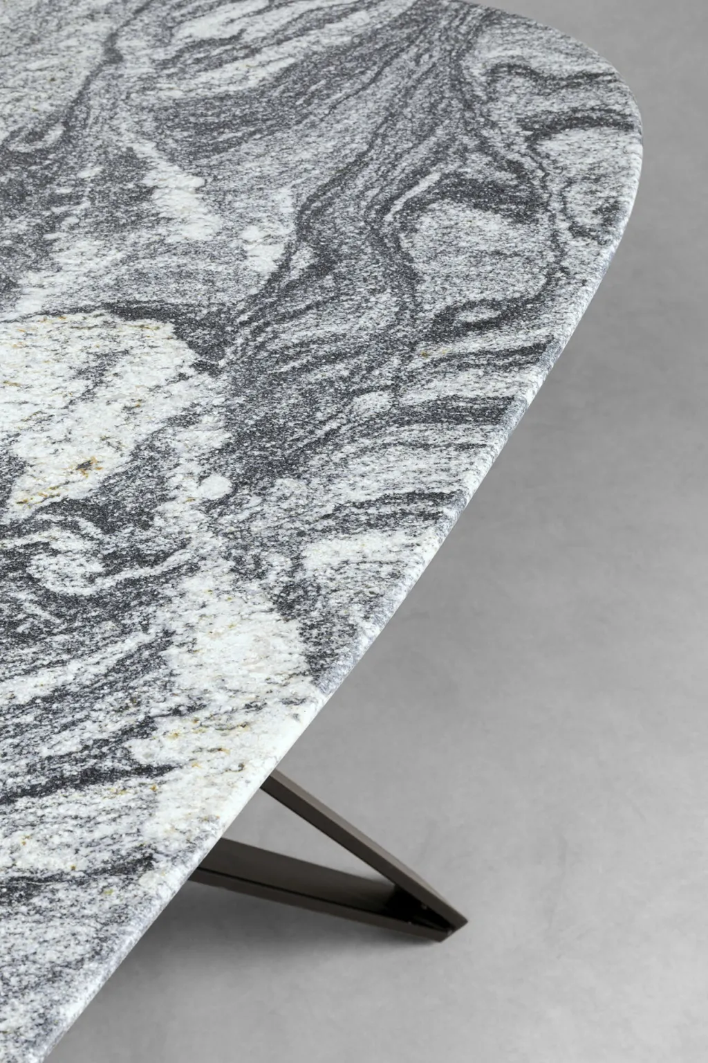 okinawa_pyt_metalli_graniitti_xcm_7.webp Pöydät>KARE Design Okinawa Pöytä, Metalli, Graniitti 180x90cm