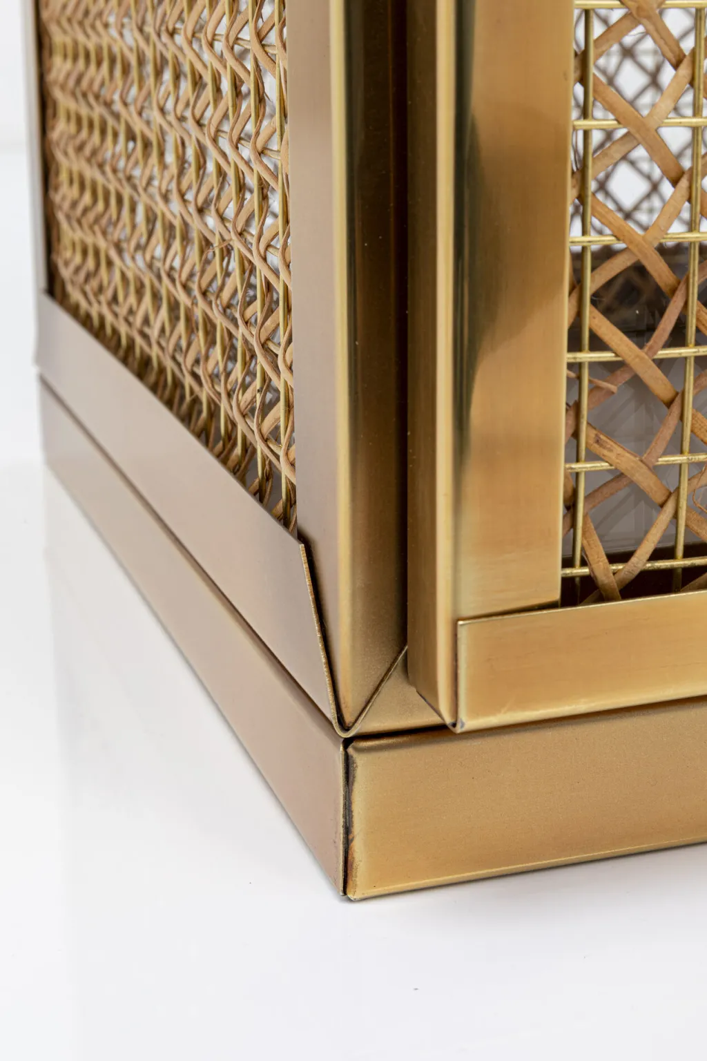 palazzo_vita_brass_lyhty_messinki_setti_3.webp Lyhdyt>KARE Design Palazzo Vita Brass Lyhty, Messinki (2/Setti)