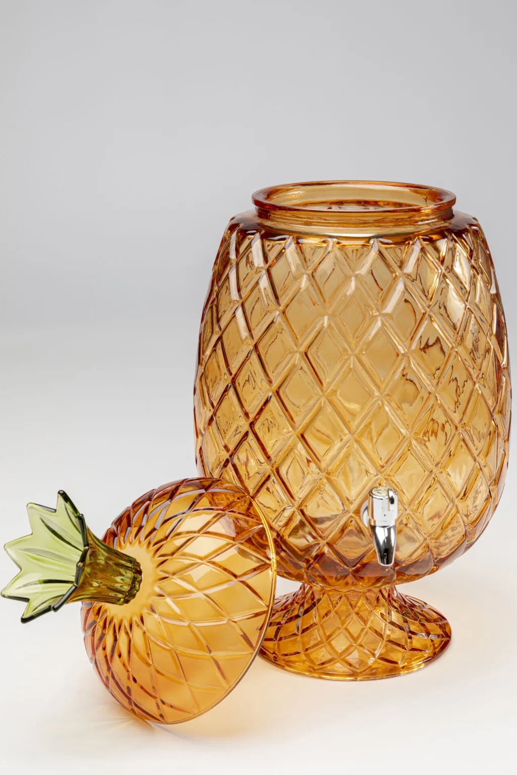 pineapple_amber_ananas_hanallinen_juomaastia_osaa_1.webp Kannut>KARE Design Pineapple Amber Ananas Hanallinen Juoma-astia (2/osaa)