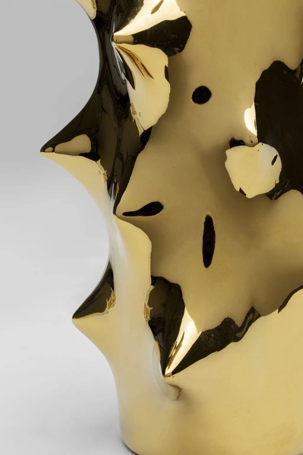 pointy_gold_maljakko_kulta_cm_0.webp Olohuone>KARE Design Pointy Gold Maljakko Kulta 25cm