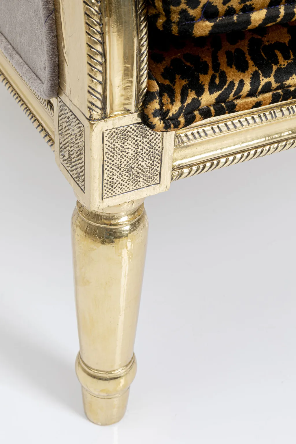 regency_leo_nojatuoli__leopardikuvio_kulta_6.webp Olohuone | Nojatuolit>KARE Design Regency Leo Nojatuoli - Leopardikuvio, Kulta