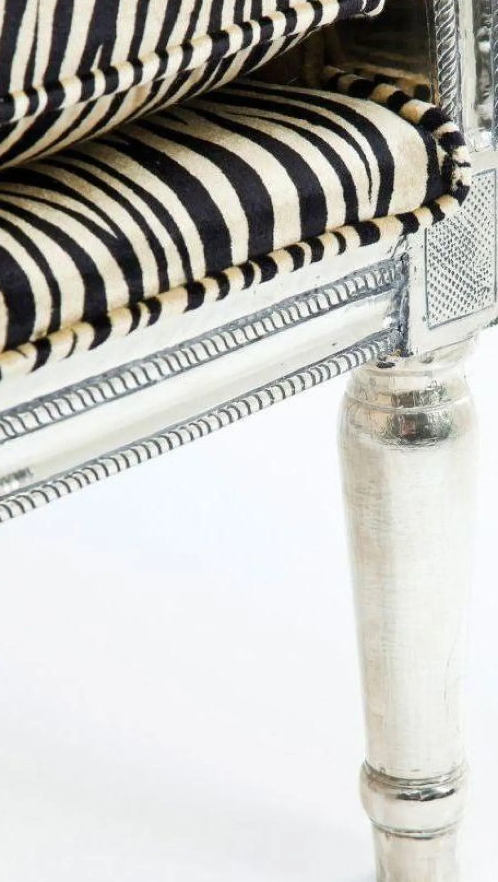 regency_zebra_nojatuoli_8.webp Nojatuolit>KARE Design Regency Zebra Nojatuoli