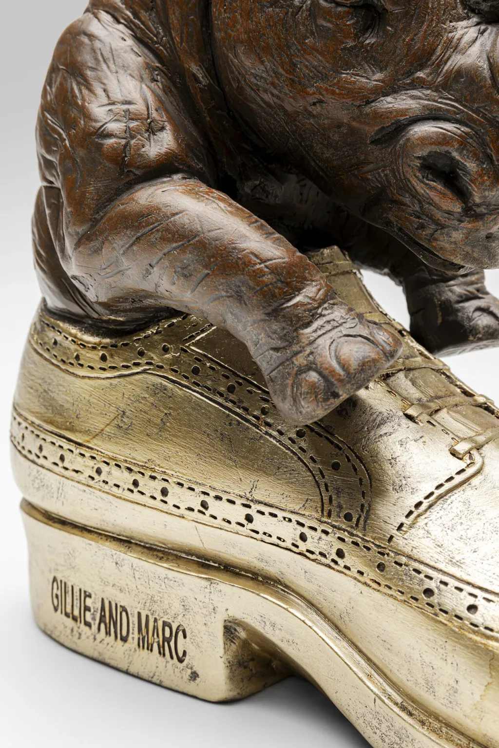 rhino_shoe_fetish_sarvikuono_koristeesine_cm_4.webp Koriste-Esineet>KARE Design Rhino Shoe Fetish Sarvikuono Koriste-esine 28cm