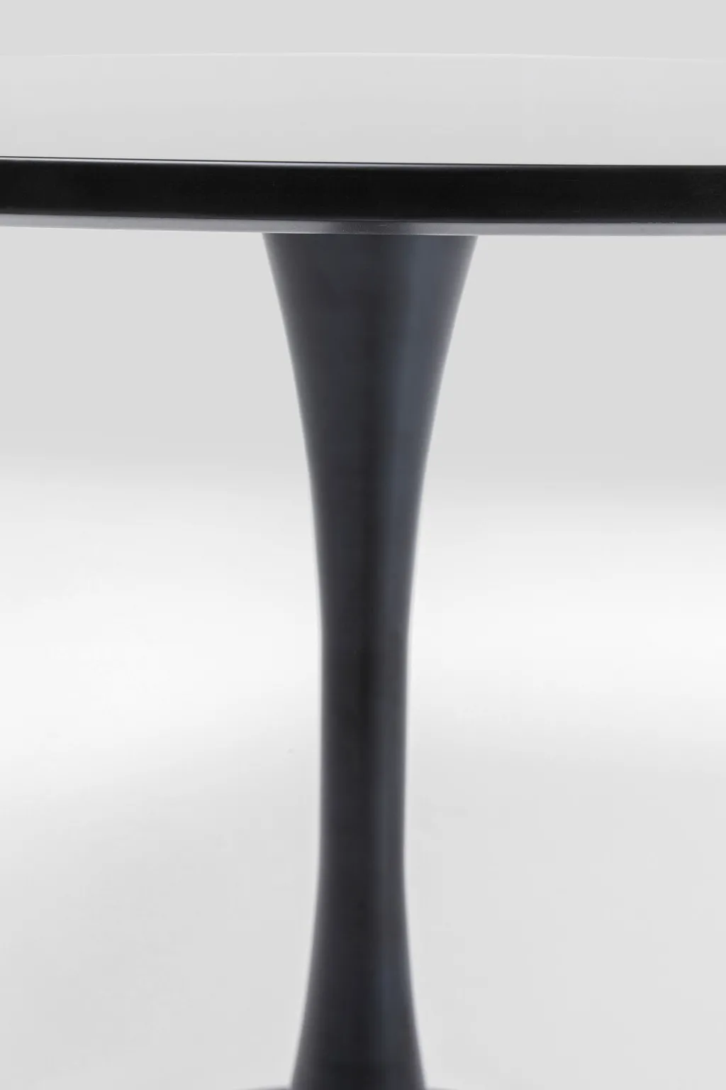 schickeria_pyre_pyt_musta__5.webp Pöydät>KARE Design Schickeria Pyöreä Pöytä, Musta Ø110