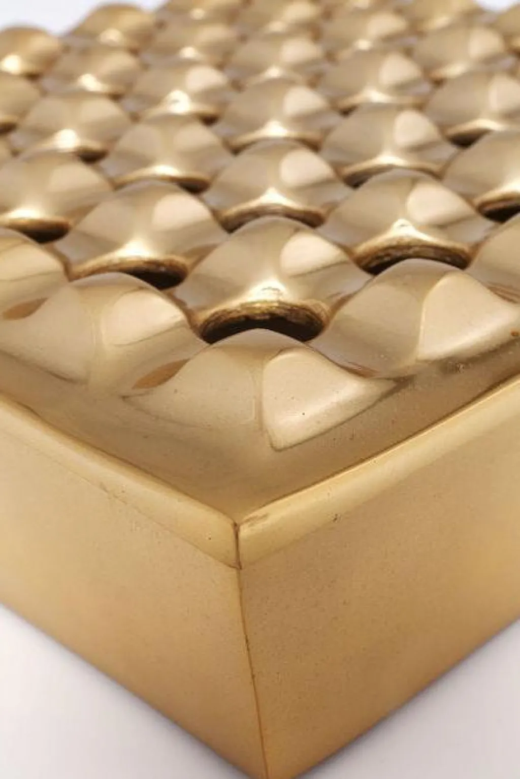soho_square_brass_tuhkakuppi_xcm_2.webp Tuhkakupit Ja Savukerasiat>KARE Design Soho Square Brass Tuhkakuppi 25x25cm