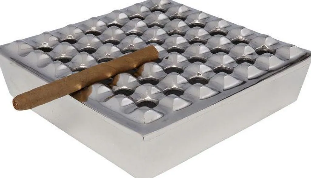 soho_square_silver_tuhkakuppi_xcm_0.webp Tuhkakupit Ja Savukerasiat>KARE Design Soho Square Silver Tuhkakuppi 25x25cm
