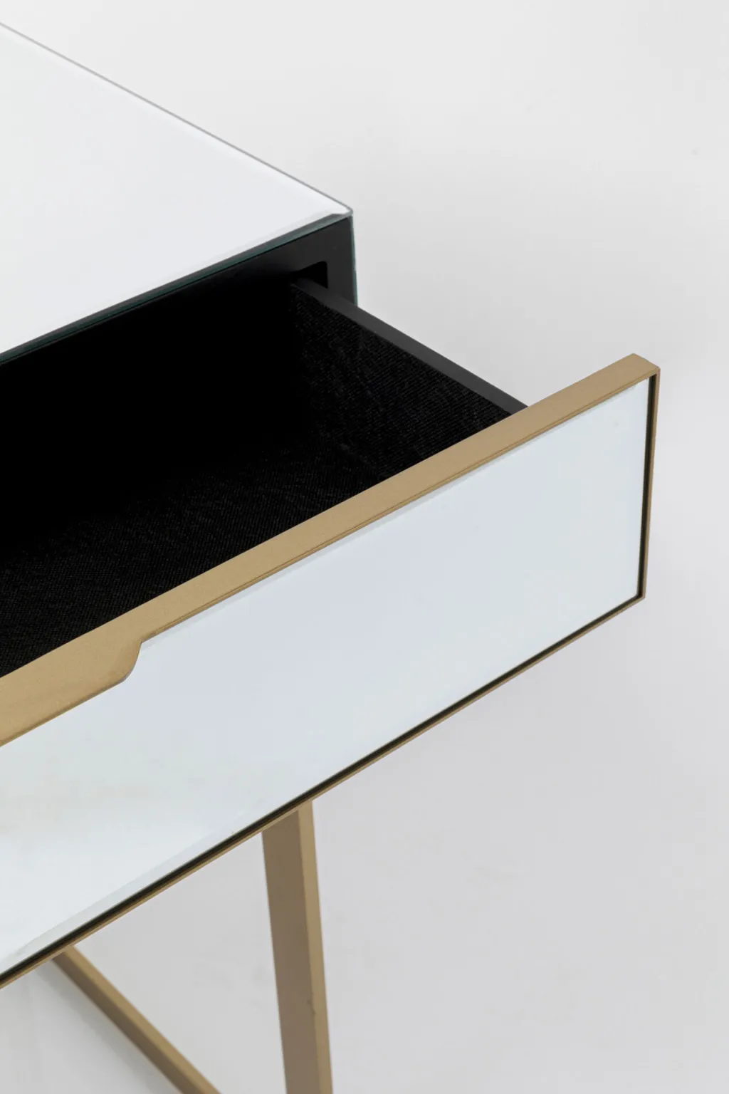 soran_konsolipyt_kulta_xcm_7.webp Työpöydät>KARE Design Soran Konsolipöytä, Kulta 120x50cm