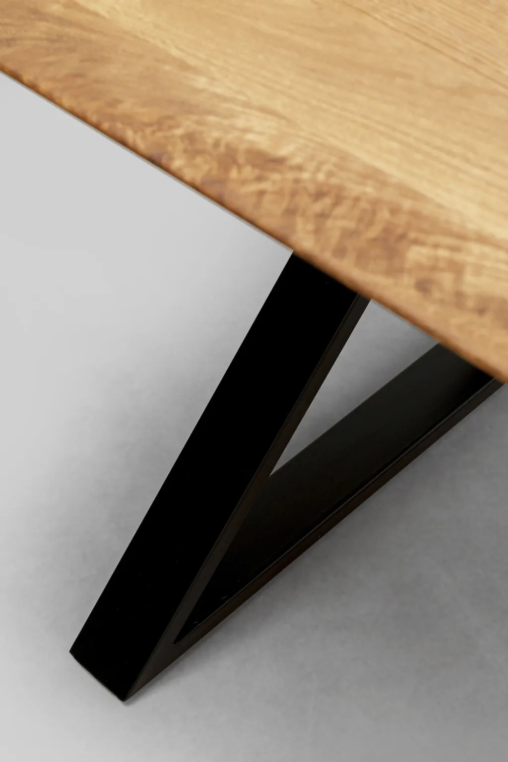 symphony_ruokapyt__tammi_ristikkojalka_musta_xcm_6.webp Pöydät>KARE Design Symphony Ruokapöytä - Tammi, Ristikkojalka Musta 180x90cm