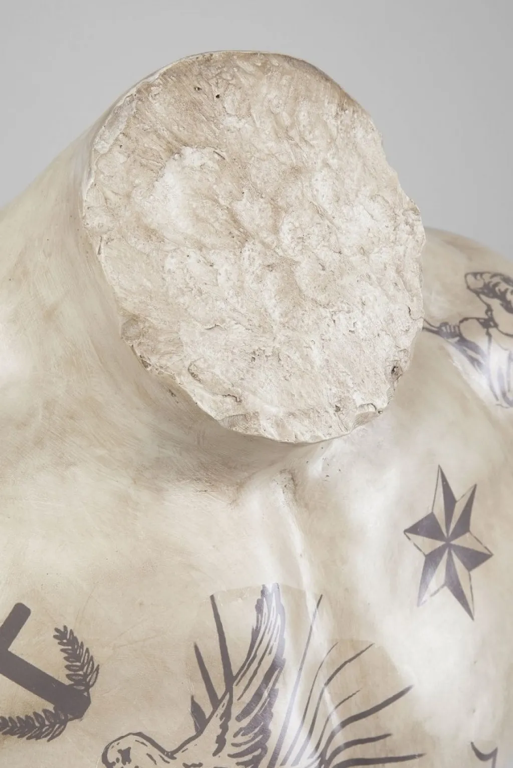 torso_tattoo_koristeesine_7.webp Jalalliset Koriste-Esineet>KARE Design Torso Tattoo Koriste-esine