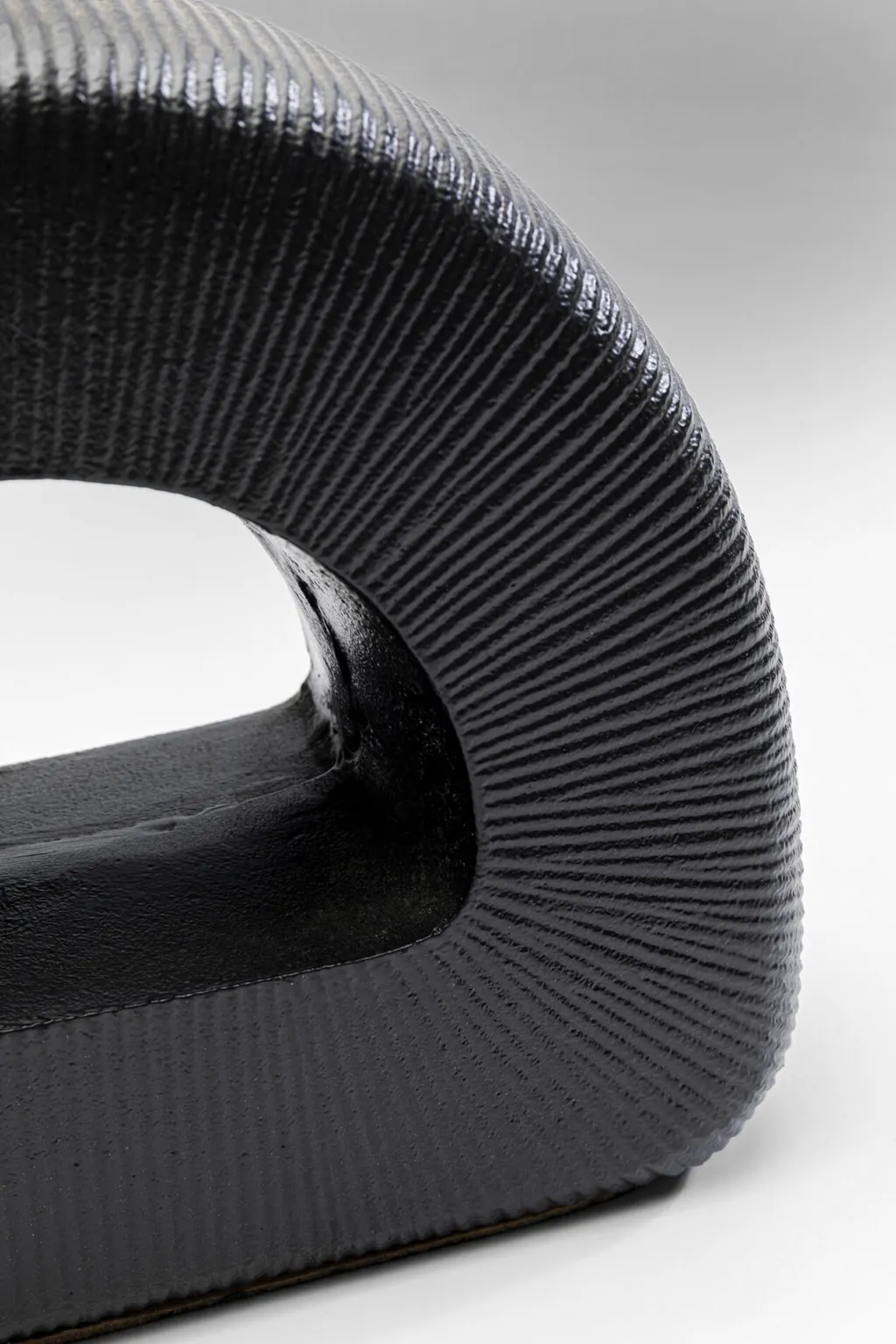 tube_pytvalaisin_cm_3-1.webp Pöytävalaisimet>KARE Design Tube Pöytävalaisin 52cm