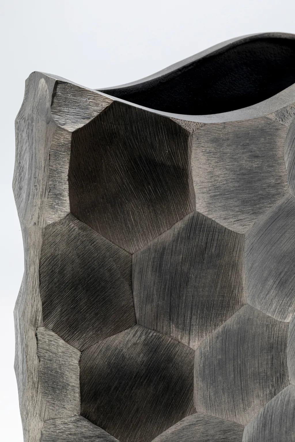vase_sacramento_deko_maljakko_antiiikin_hopea_cm_3.webp Maljakot>KARE Design Vase Sacramento Deko Maljakko, Antiiikin Hopea 59cm